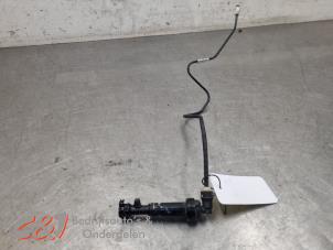 Gebruikte Koppeling Hulp Cilinder Mercedes Citan (420.6) 1.5 110 CDI Prijs € 36,75 Margeregeling aangeboden door C&J Bedrijfsauto's & Onderdelen