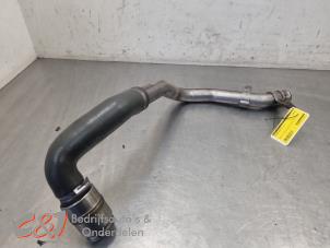 Gebruikte Intercooler Buis Nissan NV 400 2.3 dCi 170 16V Prijs € 52,50 Margeregeling aangeboden door C&J Bedrijfsauto's & Onderdelen