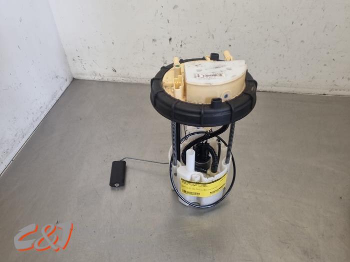 Gebruikte Tank element Pomp Peugeot Partner (EA//EF/EN/EU) 1.6 BlueHDi 100 Prijs € 42,00 Margeregeling aangeboden door C&J Bedrijfsauto's & Onderdelen