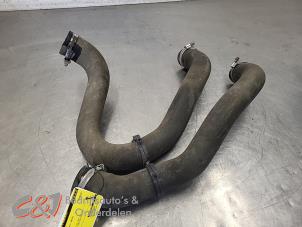 Gebruikte Intercooler Slang Peugeot Partner (EA//EF/EN/EU) 1.6 BlueHDI 75 Prijs € 31,50 Margeregeling aangeboden door C&J Bedrijfsauto's & Onderdelen