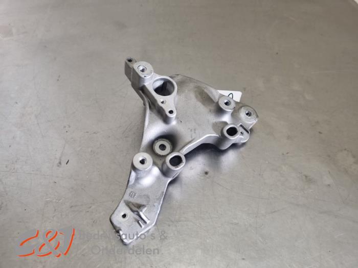 Versnellingsbak Steun van een Renault Trafic (1FL/2FL/3FL/4FL) 2.0 dCi 16V 150 2024