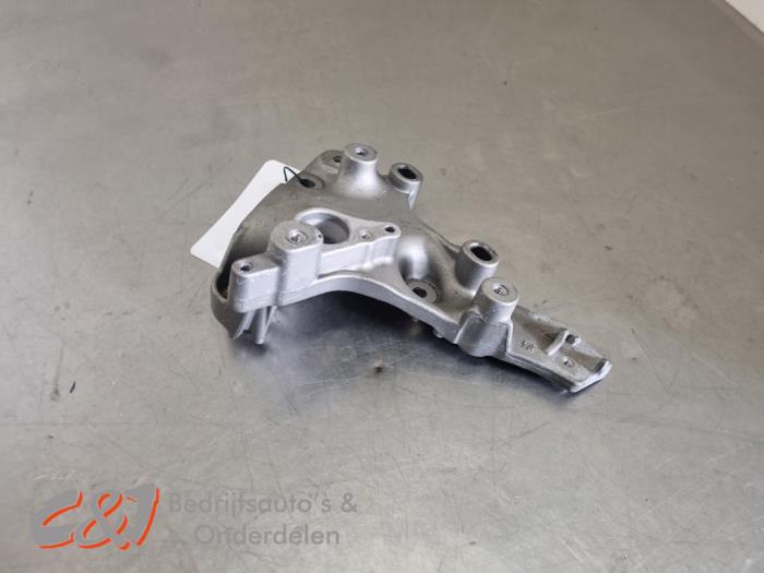 Versnellingsbak Steun van een Renault Trafic (1FL/2FL/3FL/4FL) 2.0 dCi 16V 150 2024