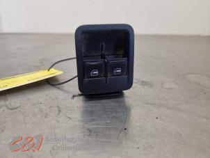 Gebruikte Ruit schakelaar elektrisch Volkswagen Caddy IV 2.0 TDI 16V DPF Prijs € 21,00 Margeregeling aangeboden door C&J Bedrijfsauto's & Onderdelen