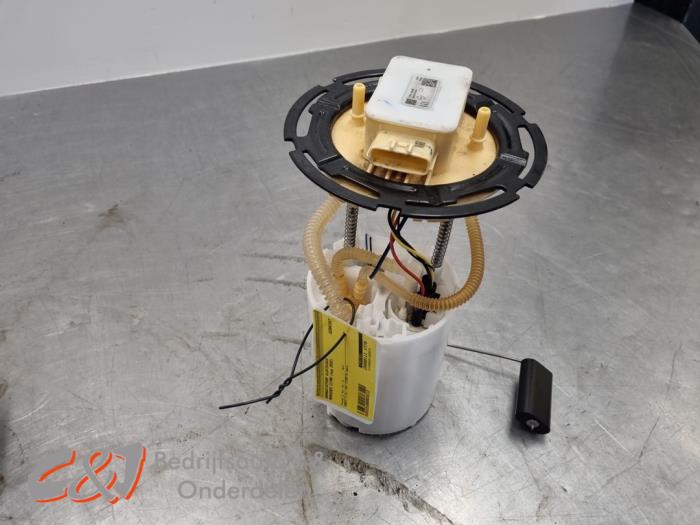 Gebruikte Tank element Pomp Mercedes Citan (420.6) 1.5 110 CDI Prijs € 52,50 Margeregeling aangeboden door C&J Bedrijfsauto's & Onderdelen