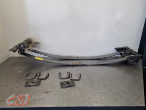 Gebruikte Bladveer achter Renault Master III (FV) 2.3 dCi 150 16V FWD Prijs € 157,50 Margeregeling aangeboden door C&J Bedrijfsauto's & Onderdelen