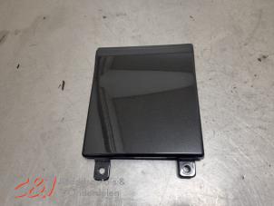 Gebruikte Sierstrip Renault Trafic (1FL/2FL/3FL/4FL) 2.0 dCi 16V 150 Prijs € 42,00 Margeregeling aangeboden door C&J Bedrijfsauto's & Onderdelen