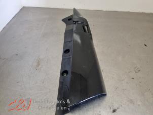 Gebruikte Achterlichtrand rechts Mercedes Vito (447.6) 2.2 116 CDI 16V Prijs € 42,00 Margeregeling aangeboden door C&J Bedrijfsauto's & Onderdelen