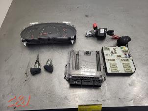 Gebruikte Kontaktslot + computer Renault Kangoo Express (FW) 1.5 dCi 75 FAP Prijs € 194,25 Margeregeling aangeboden door C&J Bedrijfsauto's & Onderdelen