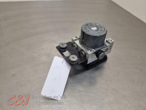 Gebruikte ABS Pomp Renault Trafic (1FL/2FL/3FL/4FL) 1.6 dCi 115 Prijs € 78,75 Margeregeling aangeboden door C&J Bedrijfsauto's & Onderdelen