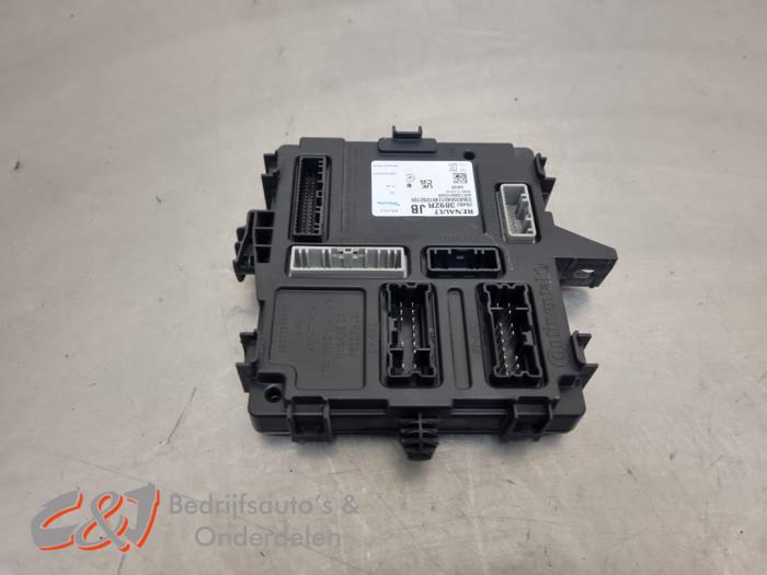 Gebruikte Bodycontrol Module Renault Trafic (1FL/2FL/3FL/4FL) 2.0 dCi 16V 150 Prijs € 84,00 Margeregeling aangeboden door C&J Bedrijfsauto's & Onderdelen