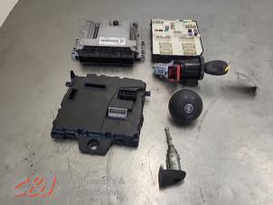 Gebruikte Kontaktslot + computer Renault Kangoo Express (FW) 1.5 dCi 75 FAP Prijs € 330,75 Margeregeling aangeboden door C&J Bedrijfsauto's & Onderdelen