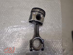 Gebruikte Zuiger Opel Vivaro 1.6 CDTi BiTurbo Prijs € 78,75 Margeregeling aangeboden door C&J Bedrijfsauto's & Onderdelen