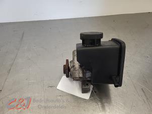 Gebruikte Pomp Servo Mercedes Sprinter 3,5t (906.73) 315 CDI 16V Prijs € 36,75 Margeregeling aangeboden door C&J Bedrijfsauto's & Onderdelen