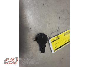 Gebruikte Sensor regen Opel Vivaro 2.0 Diesel 145 Prijs € 31,50 Margeregeling aangeboden door C&J Bedrijfsauto's & Onderdelen