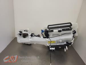 Gebruikte Kachelhuis Opel Vivaro 2.0 Diesel 145 Prijs € 393,75 Margeregeling aangeboden door C&J Bedrijfsauto's & Onderdelen