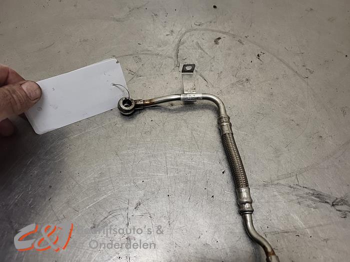 Oliedruk Leiding van een Volkswagen Transporter T6 2.0 TDI 150 2017