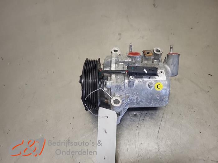 Aircopomp van een Opel Vivaro 2.0 Diesel 145 2024