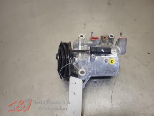 Gebruikte Aircopomp Opel Vivaro 2.0 Diesel 145 Prijs € 152,25 Margeregeling aangeboden door C&J Bedrijfsauto's & Onderdelen