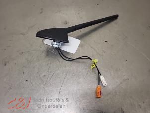 Gebruikte GPS Antenne Opel Vivaro 2.0 Diesel 145 Prijs € 26,25 Margeregeling aangeboden door C&J Bedrijfsauto's & Onderdelen