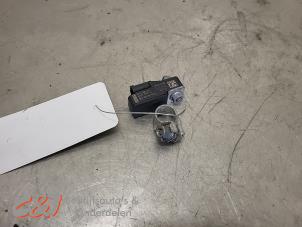 Gebruikte Accu sensor Opel Vivaro 2.0 Diesel 145 Prijs € 42,00 Margeregeling aangeboden door C&J Bedrijfsauto's & Onderdelen