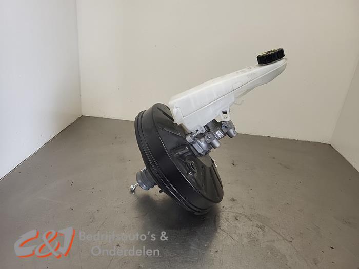 Gebruikte Rembooster Opel Vivaro 2.0 Diesel 145 Prijs € 26,25 Margeregeling aangeboden door C&J Bedrijfsauto's & Onderdelen