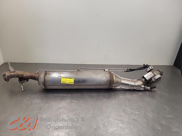 Gebruikte Roetfilter Opel Vivaro 2.0 Diesel 145 Prijs € 498,75 Margeregeling aangeboden door C&J Bedrijfsauto's & Onderdelen