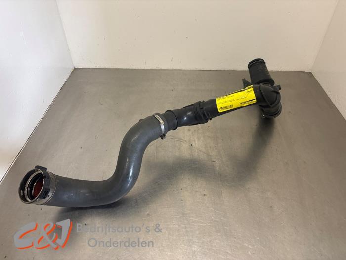 Gebruikte Intercooler Buis Fiat Talento 1.6 MultiJet Biturbo 120 Prijs € 21,00 Margeregeling aangeboden door C&J Bedrijfsauto's & Onderdelen