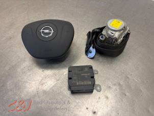 Gebruikte Airbag Set + Module Opel Vivaro 1.6 CDTI 95 Euro 6 Prijs € 472,50 Margeregeling aangeboden door C&J Bedrijfsauto's & Onderdelen