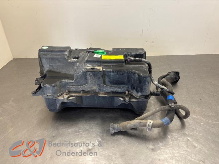 Gebruikte Ureumreservoir Renault Trafic (1FL/2FL/3FL/4FL) 2.0 dCi 16V 150 Prijs € 210,00 Margeregeling aangeboden door C&J Bedrijfsauto's & Onderdelen