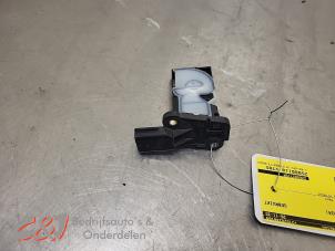 Gebruikte Luchtmassameter Renault Trafic (1FL/2FL/3FL/4FL) 2.0 dCi 16V 150 Prijs € 26,25 Margeregeling aangeboden door C&J Bedrijfsauto's & Onderdelen