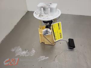 Gebruikte Tank element Pomp Renault Trafic (1FL/2FL/3FL/4FL) 2.0 dCi 16V 150 Prijs € 89,25 Margeregeling aangeboden door C&J Bedrijfsauto's & Onderdelen