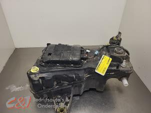 Gebruikte Tank adblue Peugeot Partner (GC/GF/GG/GJ/GK) 1.6 BlueHDi 100 Prijs € 262,50 Margeregeling aangeboden door C&J Bedrijfsauto's & Onderdelen