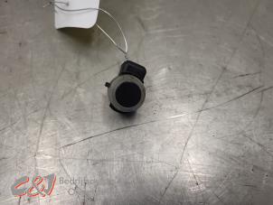 Gebruikte Sensor PDC Opel Vivaro 2.0 Diesel 145 Prijs € 12,60 Margeregeling aangeboden door C&J Bedrijfsauto's & Onderdelen