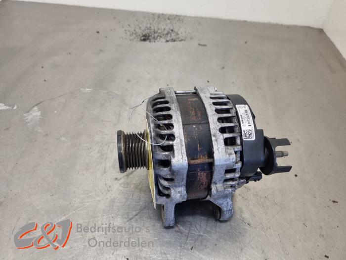 Gebruikte Dynamo Nissan NV 300 2.0 dCi 16V 120 Prijs € 42,00 Margeregeling aangeboden door C&J Bedrijfsauto's & Onderdelen