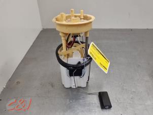 Gebruikte Tank element Pomp Volkswagen Crafter (SY) 2.0 TDI RWD Prijs € 157,50 Margeregeling aangeboden door C&J Bedrijfsauto's & Onderdelen