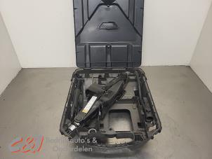 Gebruikte Krikset Nissan Primastar 2.0 dCi 130 Prijs € 78,75 Margeregeling aangeboden door C&J Bedrijfsauto's & Onderdelen