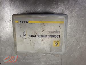 Gebruikte Wielslot Set Renault Trafic (1FL/2FL/3FL/4FL) 2.0 dCi 16V 130 Prijs € 42,00 Margeregeling aangeboden door C&J Bedrijfsauto's & Onderdelen