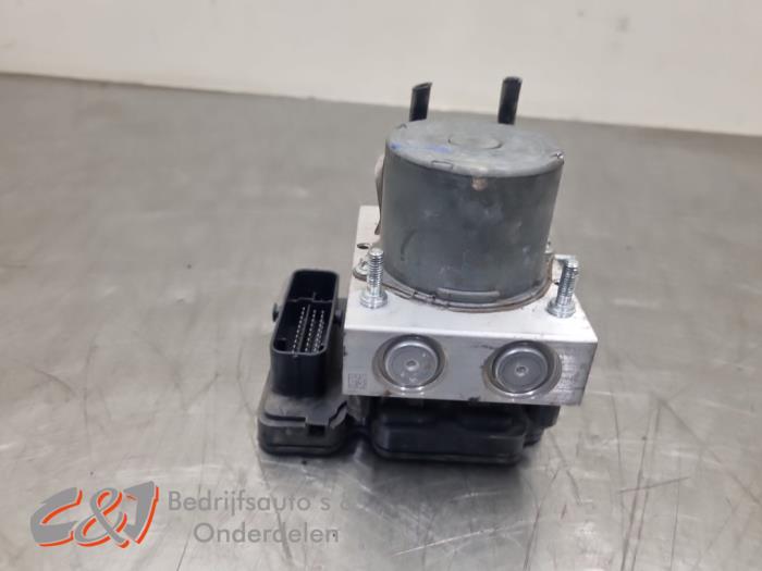ABS Pomp van een Renault Master III (FV) 2.3 dCi 170 16V FWD 2018