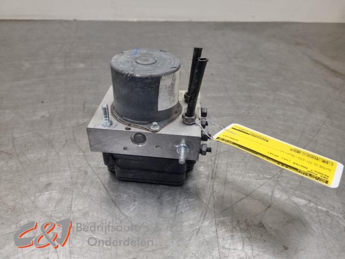 ABS Pomp van een Renault Master III (FV) 2.3 dCi 170 16V FWD 2018