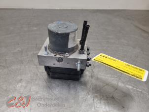 Gebruikte ABS Pomp Renault Master III (FV) 2.3 dCi 170 16V FWD Prijs € 173,25 Margeregeling aangeboden door C&J Bedrijfsauto's & Onderdelen