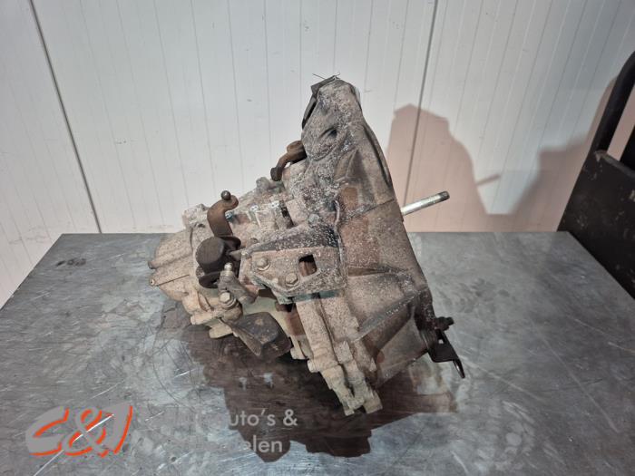 Versnellingsbak van een Fiat Doblo Cargo (263) 1.3 MJ 16V DPF Euro 5 2016
