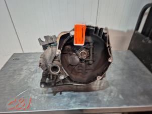 Versnellingsbak van een Fiat Doblo Cargo (263) 1.3 MJ 16V DPF Euro 5 2016