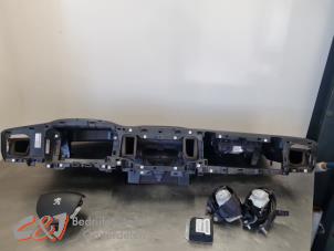 Gebruikte Airbag set + dashboard Peugeot Expert (V1/VA/VB/VE/VF/VT/VY) 2.0 Blue HDi 120 16V Prijs € 1.143,45 Inclusief btw aangeboden door C&J Bedrijfsauto's & Onderdelen