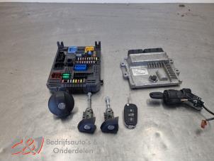 Gebruikte Contactslot + computer Peugeot Expert (V1/VA/VB/VE/VF/VT/VY) 2.0 Blue HDi 120 16V Prijs € 330,75 Margeregeling aangeboden door C&J Bedrijfsauto's & Onderdelen