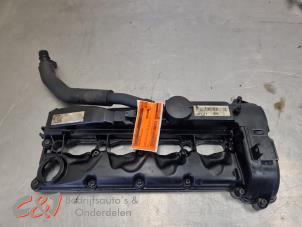 Gebruikte Kleppendeksel Mercedes Vito (447.6) 1.6 111 CDI 16V Prijs € 36,75 Margeregeling aangeboden door C&J Bedrijfsauto's & Onderdelen