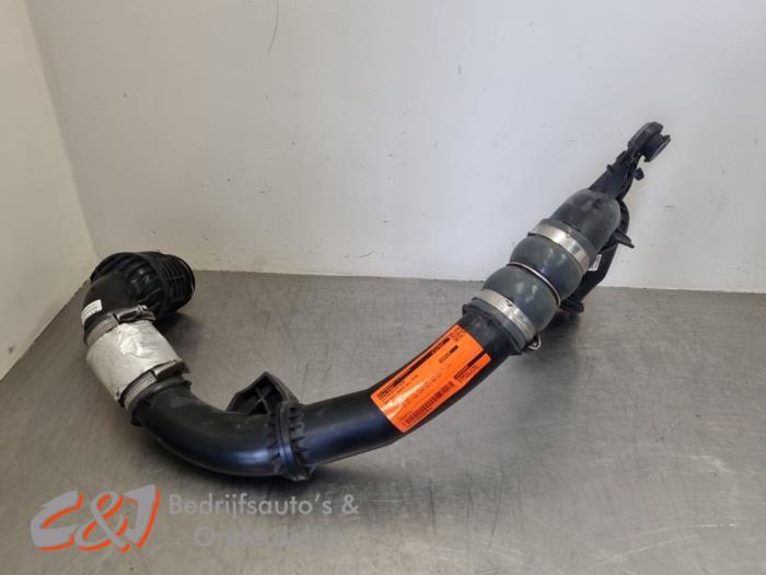 Gebruikte Intercooler Buis Renault Trafic (1FL/2FL/3FL/4FL) 1.6 dCi 95 Prijs € 105,00 Margeregeling aangeboden door C&J Bedrijfsauto's & Onderdelen