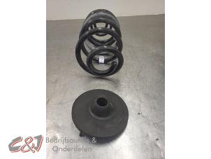 Gebruikte Veerschroef achter Ford Transit Custom 2.0 EcoBlue 136 Prijs € 47,25 Margeregeling aangeboden door C&J Bedrijfsauto's & Onderdelen