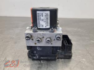 Gebruikte ABS Pomp Fiat Doblo Cargo (263) 1.3 D Multijet Prijs € 288,75 Margeregeling aangeboden door C&J Bedrijfsauto's & Onderdelen