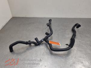 Gebruikte Koelwaterslang Ford Transit Custom 2.0 EcoBlue 136 Prijs € 52,50 Margeregeling aangeboden door C&J Bedrijfsauto's & Onderdelen