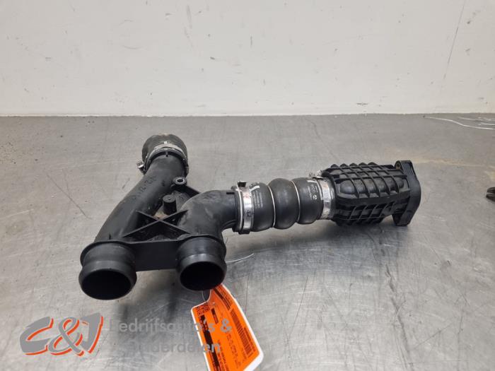 Gebruikte Intercooler Slang Peugeot Partner (EA//EF/EN/EU) 1.5 BlueHDi 130 Prijs € 26,25 Margeregeling aangeboden door C&J Bedrijfsauto's & Onderdelen